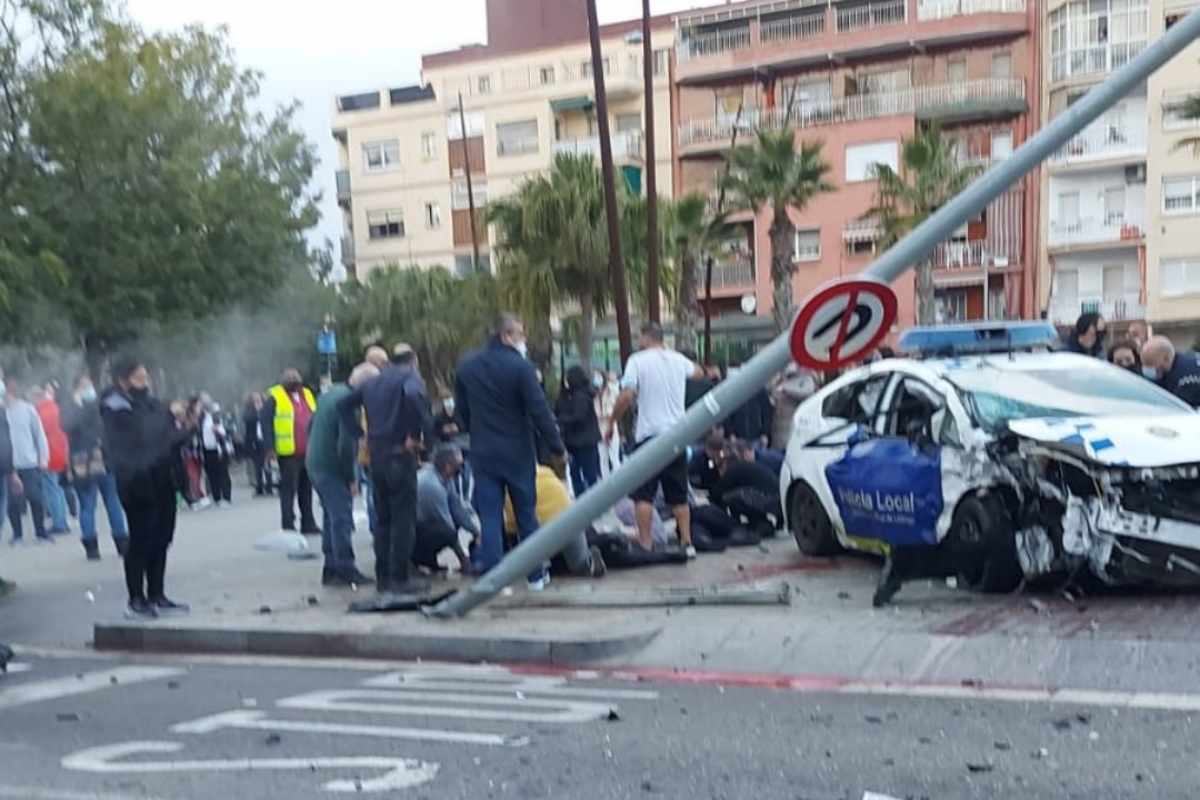 Tres Agents De La Policia Local Del Prat Ferits Greus En Un Accident