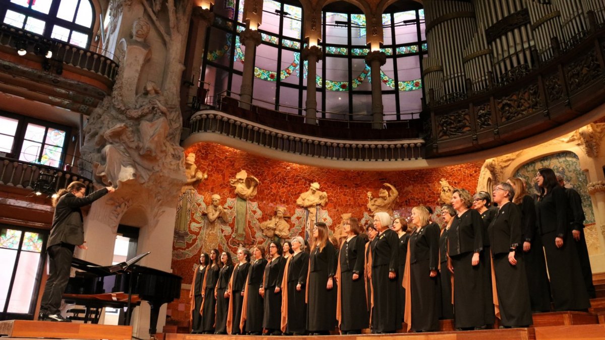 L Orfeó Reusenc l Orfeó Català i la Coral Regina de Manlleu al Palau de la