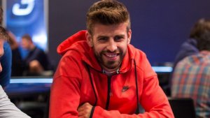 Gerard Piqué jugando al póker