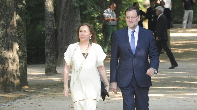 Mariano Rajoy junto a su mujer Elvira FernÃ¡ndez