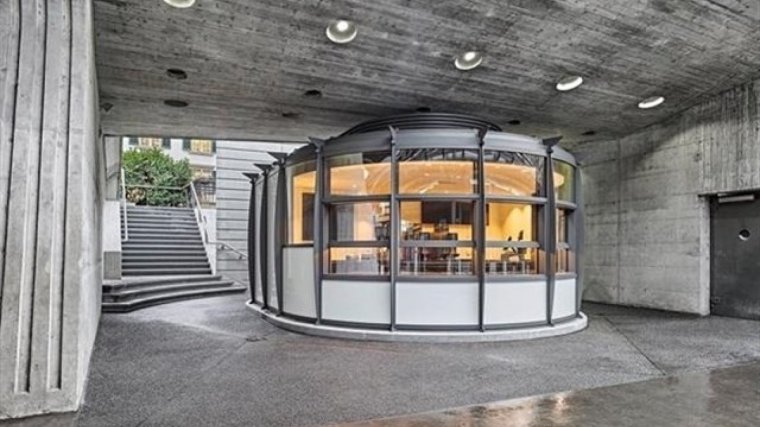 Kiosko disenyat per Santiago Calatrava