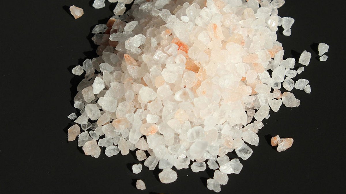 Que funcion cumplen las vitaminas y sales minerales