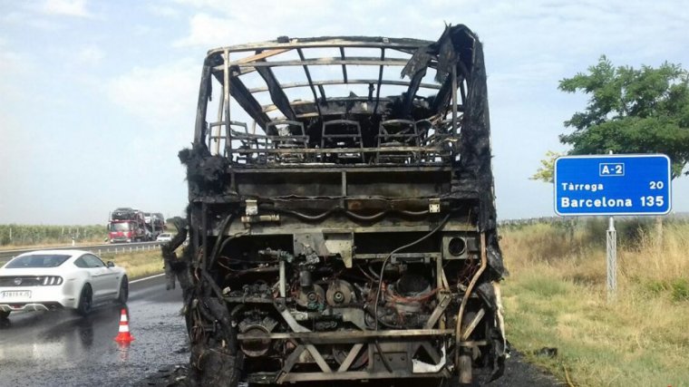 Així ha quedat l'autobús després de l'incendi