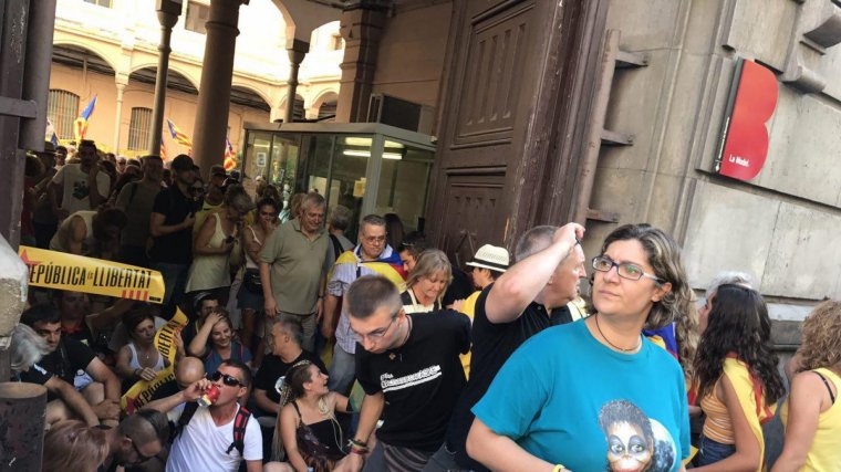 Els republicans volen assegurar la porta d'entrada al recinte, al carrer d'Entença