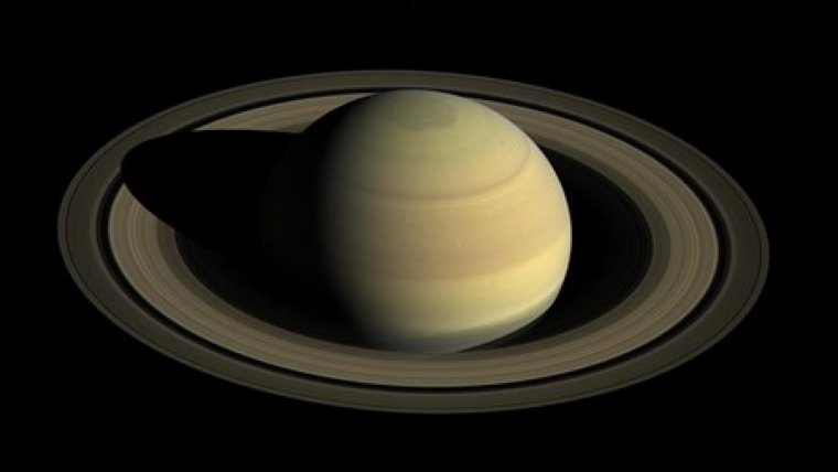El planeta Saturn està perdent els seus anells
