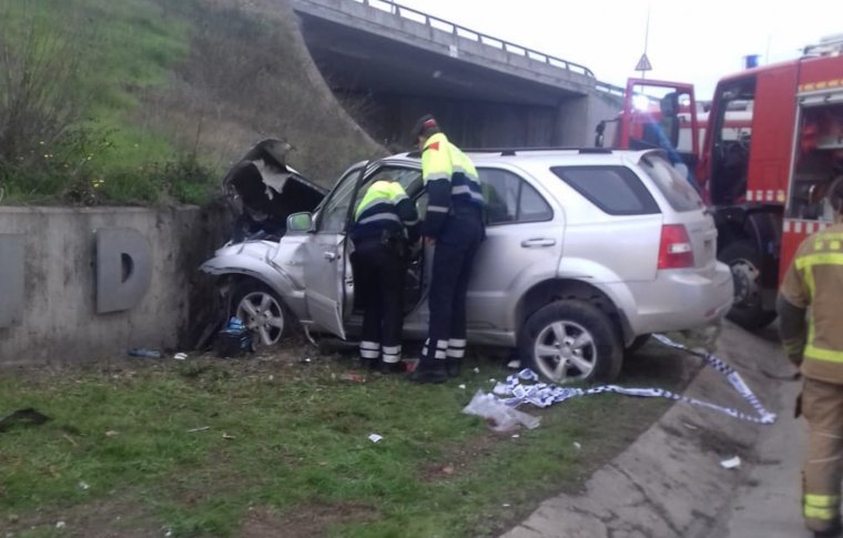 L'accident ha tingut lloc en una rotonda de la LL-11, al terme municipal de Lleida.