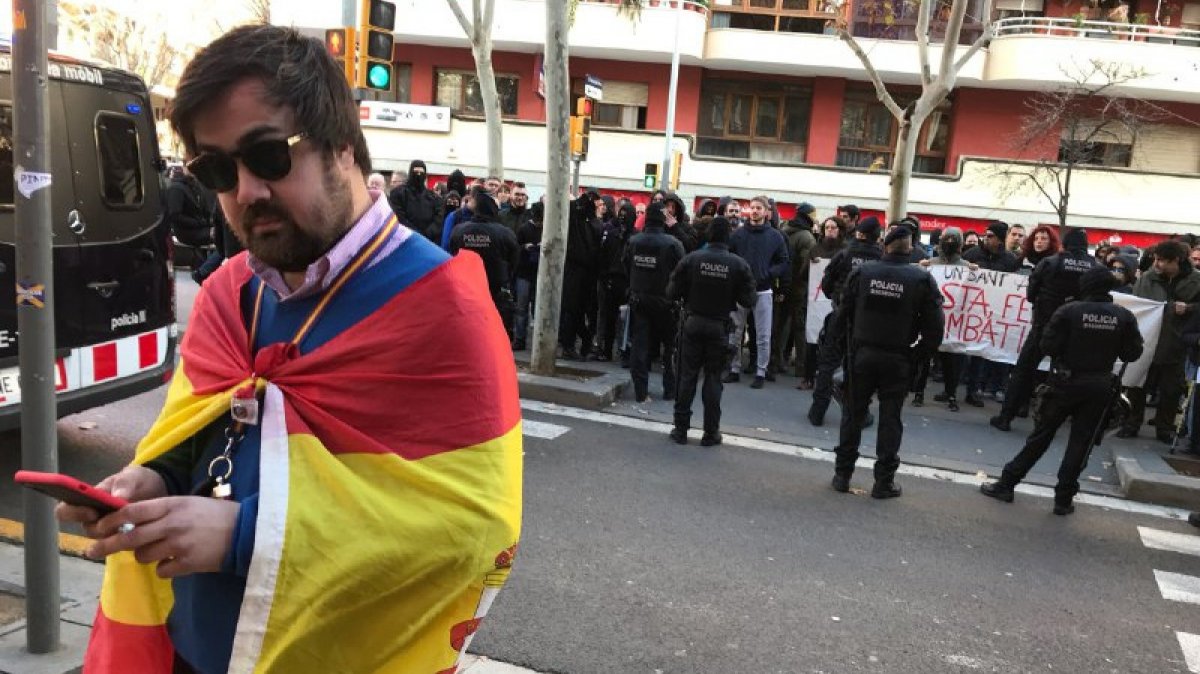 Resultado de imagen de Tres detinguts en una manifestaciÃ³ en contra de VOX a Barcelona