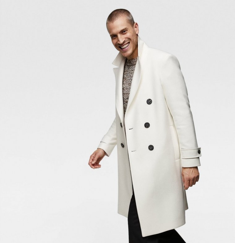 abrigo-sastre-color-blanco-roto-de-zara-man-por-7999-euros-antes-129-euros-1.jpg