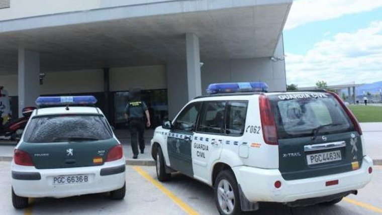 Detingut un conductor d'un autobÃºs escolar baix els efectes de la cocaÃ¯na quan transportava xiquets a Requena