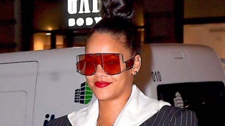 Rihanna és una aficionada de les ulleres de sol maxi