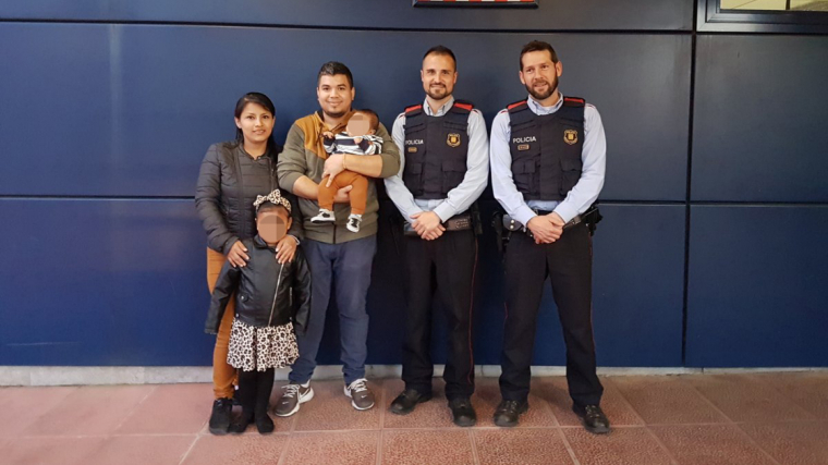 Sergi i Manu, els mossos que van salvar un nadó d'ennuegar-se a l'Hospitalet de Llobregat