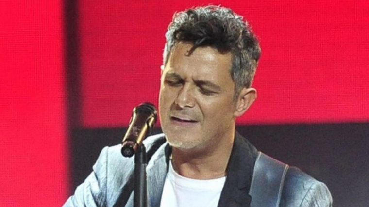 Alejandro Sanz ha cancel·lat tots els seus compromisos promocionals a causa d'una pneumònia
