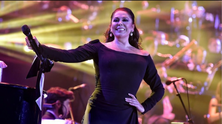 Isabel Pantoja en el escenario