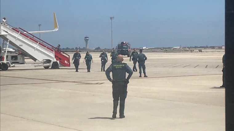 Un avió de Vueling ha aterrat d'emergència a Barcelona per una amenaça de bomba