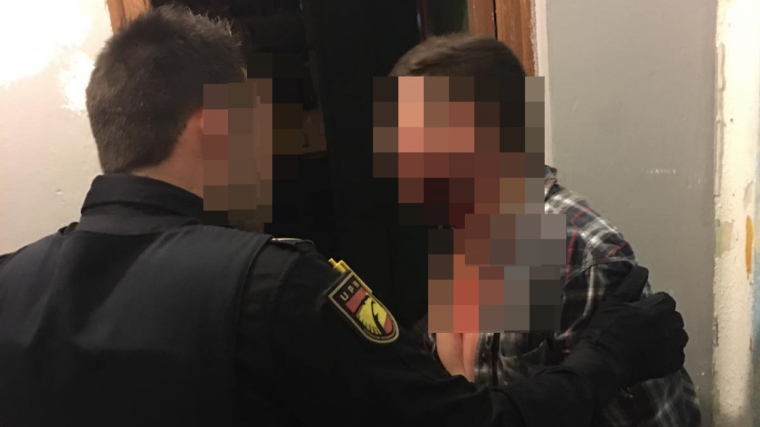Detingut policia Russafa