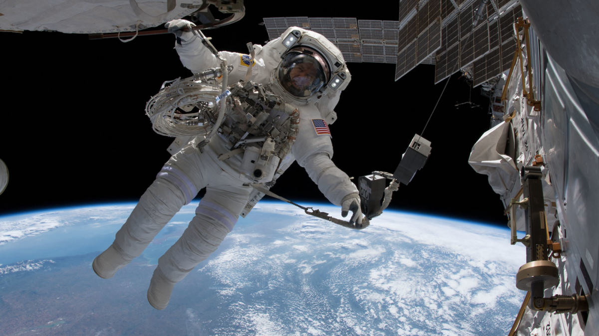 Imatge d'un astronauta des de l'EstaciÃ³ Espacial Internacional