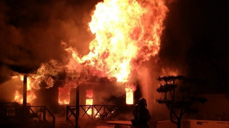 Incendi Elx cases fusta