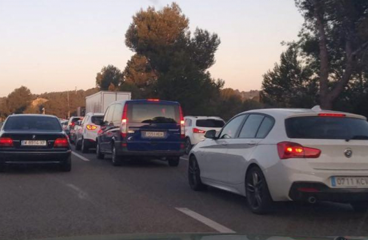 La retirada del camió ha provocat retencions a l'AP-7 a Tarragona en sentit sud