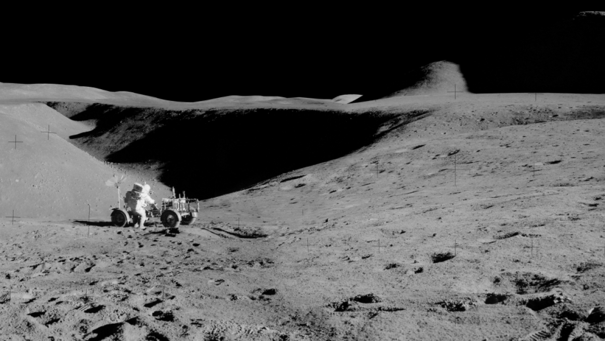 Nova fotografia de les tasques desenvolupades per les diferents missions Apol·lo a la superfície lunar.