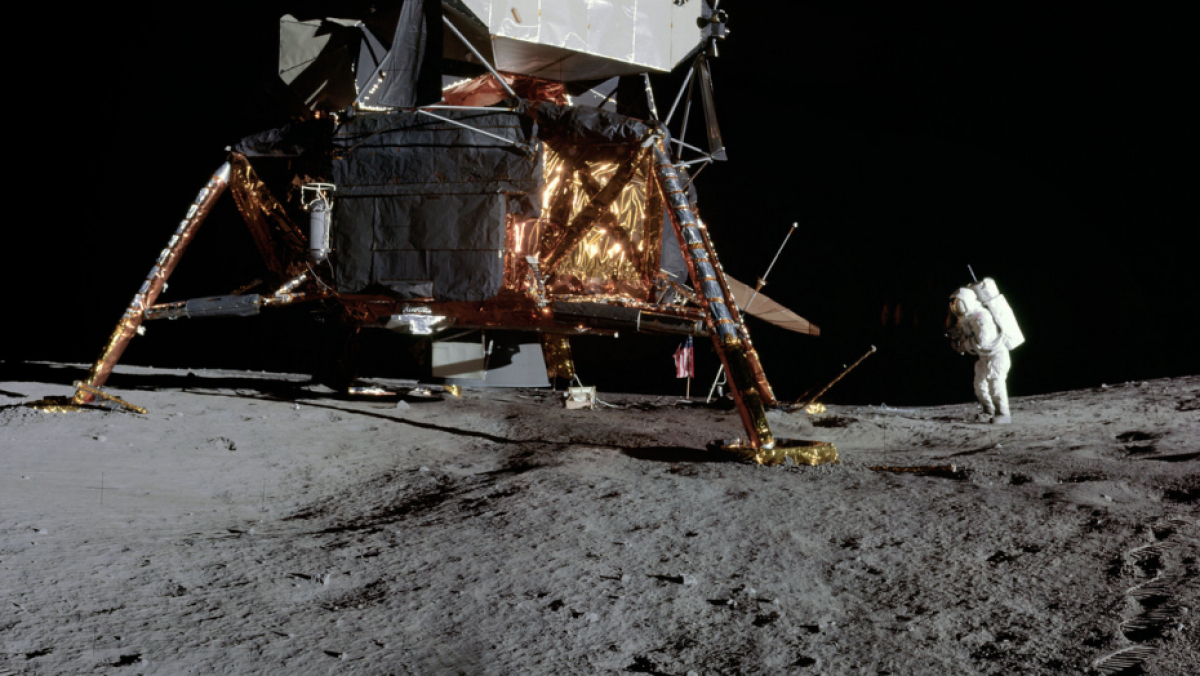 Nova panoràmica de la missió Apol·lo 12 a la Lluna.