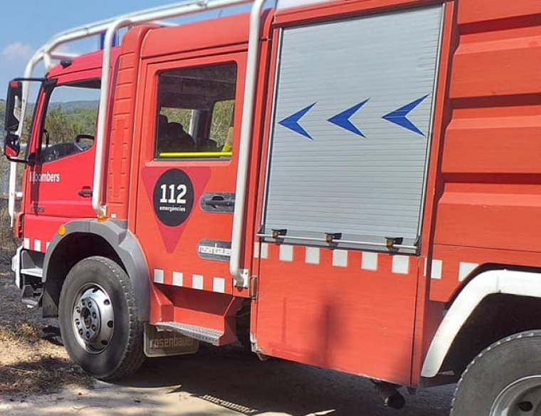 Els Bombers, la Policia Local de Creixell i Protecció Civil han acudit al lloc dels fets