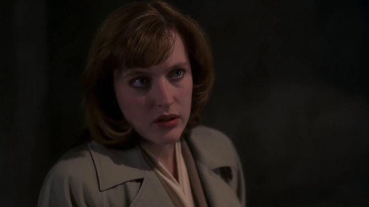 Anderson como la Agente Federal Scully en 'Expediente X' (1993)