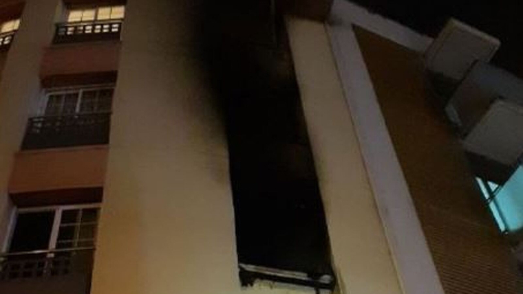 El foc ha afectat el segon pis d'un edifici