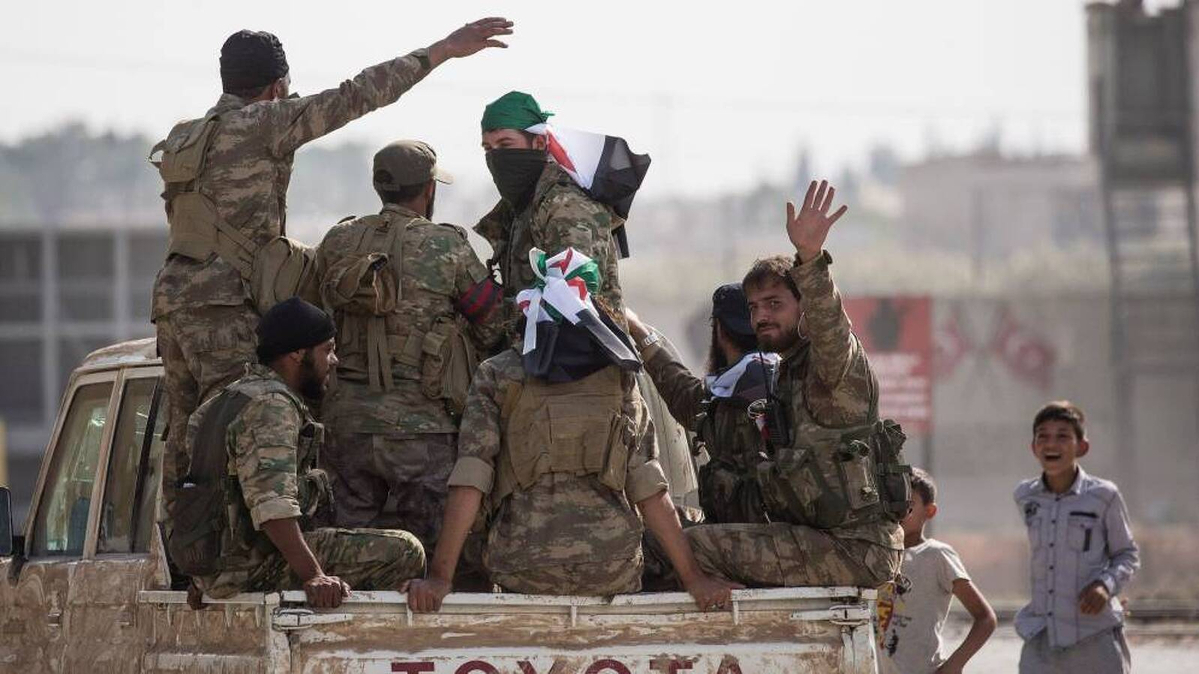 Soldats de les forces turco-síries a Sanliurfa, a Turquia, a prop de la frontera amb Síria