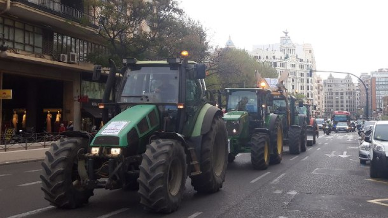 ManifestaciÃ³ de tractors en ValÃ¨ncia
