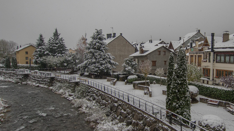 Imatge de la nevada a Esterri d'Àneu aquest dijous