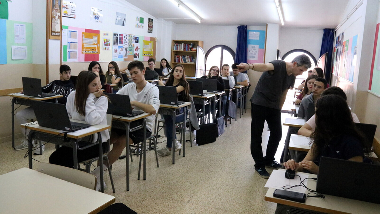 Alumnes durant les proves PISA