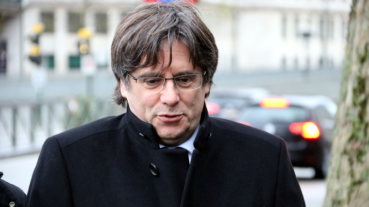 Carles Puigdemont arribanr a la Chambre du Conseil per la vista per l'euroordre
