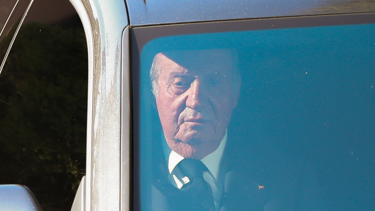 El rei Joan Carles I arribant al funeral de la seva germana Pilar de BorbÃ³ (09-01-2020)