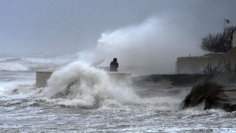 Imagen de un temporal marÃ­timo muy duro en la costa