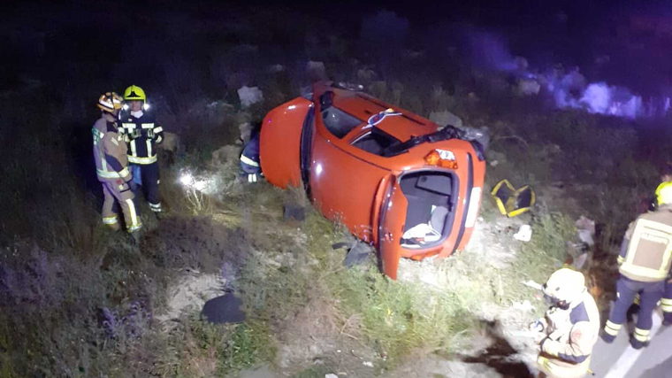 Dos persones han quedat atrapades en un accident de cotxe en Alacant