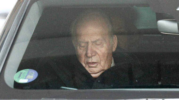 El rei emÃ¨rit Joan Carles durant el funeral de la infanta Pilar a El Escorial (Madrid) el 29 de gener del 2020