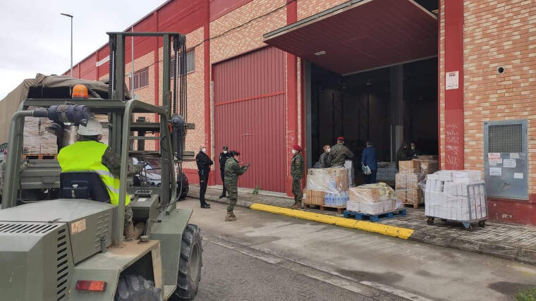 Confisquen material sanitari en una nau industrial d'AlaquÃ s, en l'Horta Sud (ValÃ¨ncia)