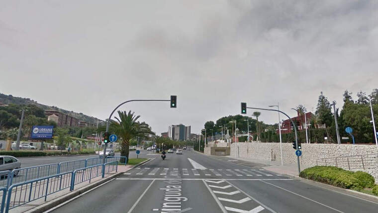 Un conductor borratxo resulta ferit en bolcar amb el cotxe en Alacant