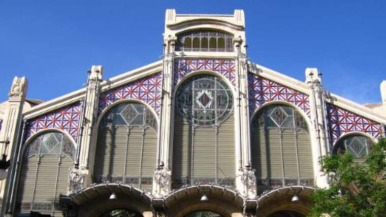 Multen al Mercat Central de València per no estar equipat per al coronavirus