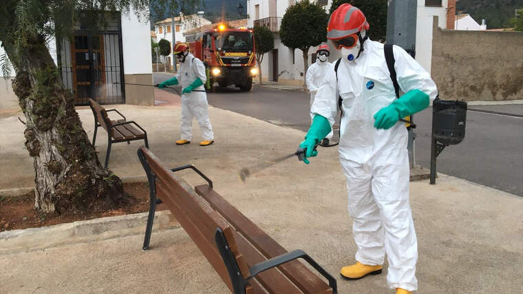 Bombers de la DiputaciÃ³ de CastellÃ³ desinfectant Toga