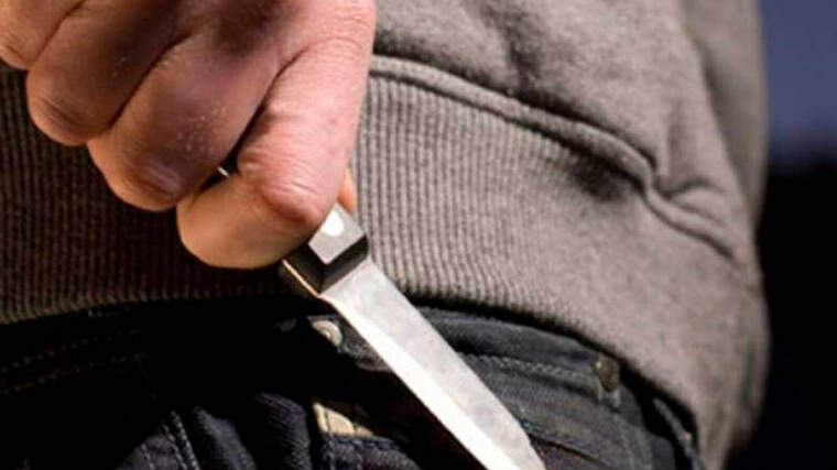 Una persona amb un ganivet a la mÃ
