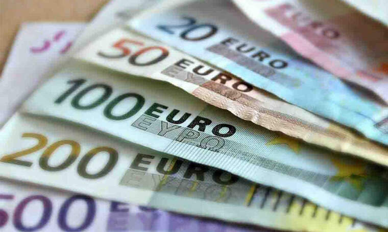 Imagen de archivo de varios billetes de 500, 200, 100, 50, 20 y 10 euros