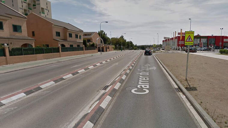 El carrer de Sueca, en Paterna, al costat de l'Heron City