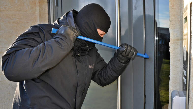 Detinguts dos lladres per robar en cases i comerços en Benicarló, en el Baix Maestrat (Castelló)