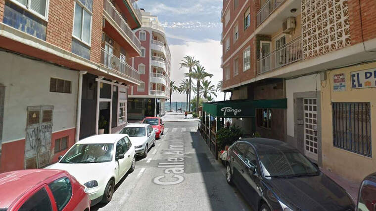 Carrer de l'Almudena de Torrevieja, en el Baix Segura (Alacant)