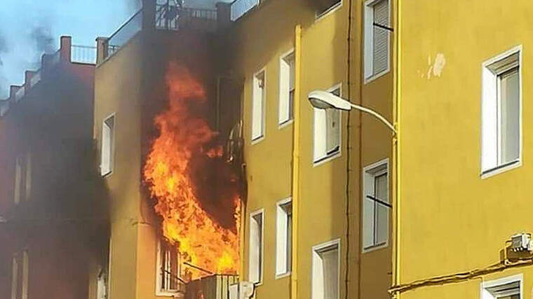 Incendi en una casa de Villena del Carrer de QuintÃ­