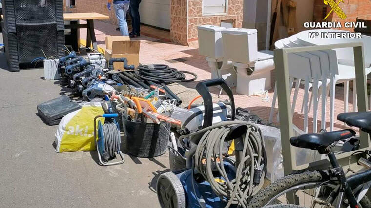 Detingut per robar material d'obra en cases de luxe en construcció en Torrevieja, el Baix Segura (Alacant)