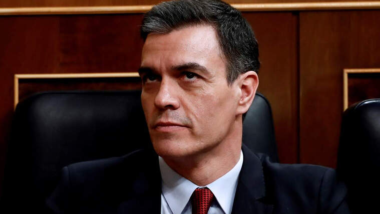 Pedro SÃ¡nchez durant una sessiÃ³ parlamentÃ ria sobre l'estat d'alarma el 25 de marÃ§ de 2020