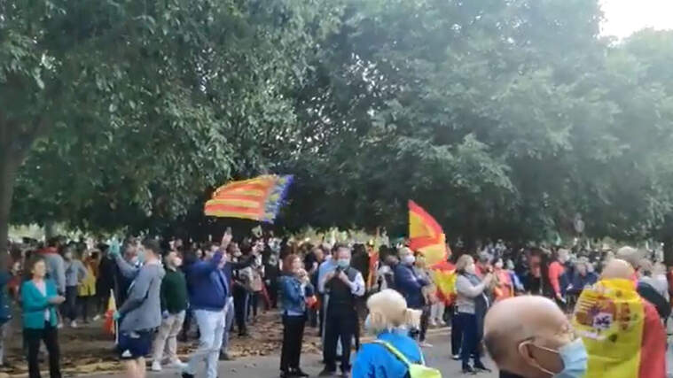 Protestes contra el Govern en el passeig de l'Alameda de ValÃ¨ncia