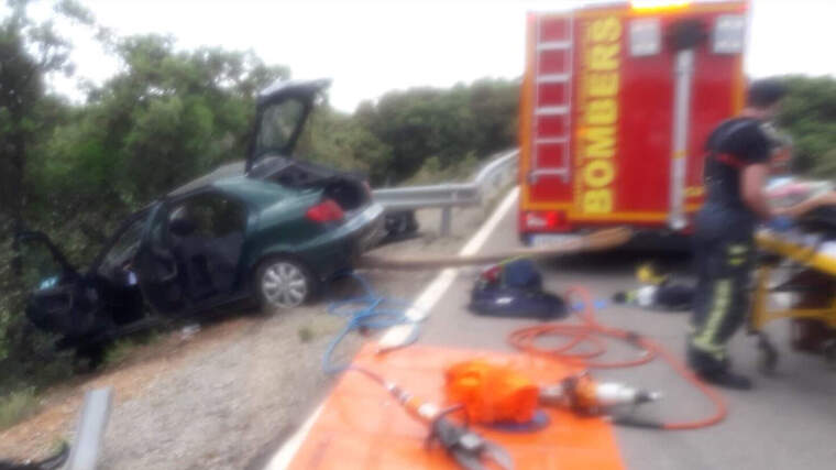 Un cotxe accidentat en Barracas (CastellÃ³)